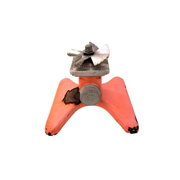 Vintage Metal Garden Sprinkler It Gets The Corners Orange Square Spray Original - Picture 3 of 7